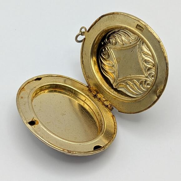 Vintage Oval White Glass Lady Portrait Cameo Large Photo Locket Pendant 2.2in - Picture 7 of 7